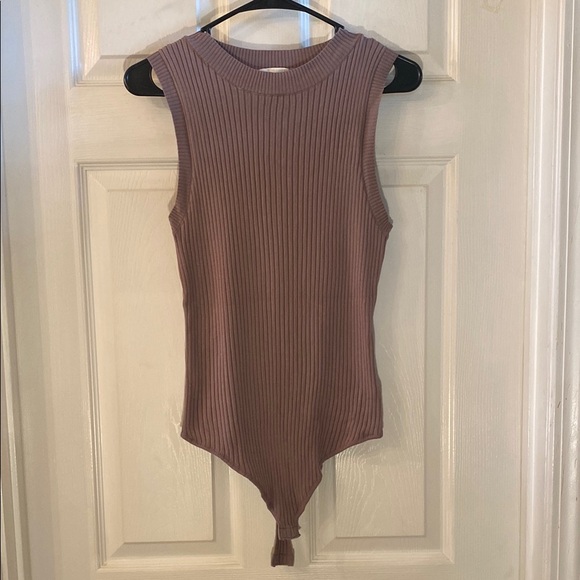 ALTAR’D STATE Elegant Sleeveless Ribbed Bodysuit - Picture 1 of 5